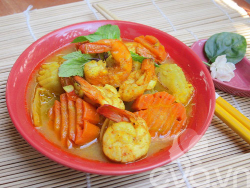 Tôm nấu cà ri cay cay ngon tuyệt
