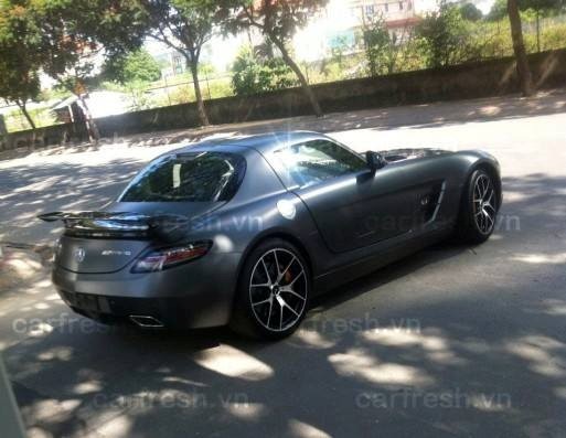 Chồng Hà Tăng tậu siêu xe 'chim lửa'