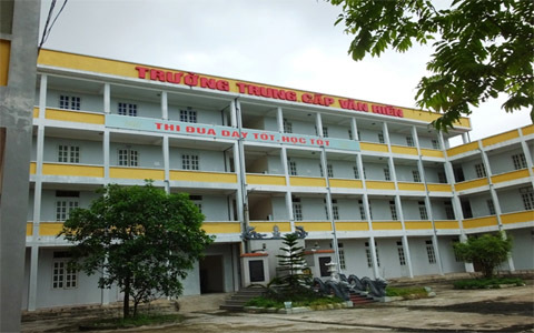 Ra tòa vì giả chữ ký Bộ trưởng Giáo dục