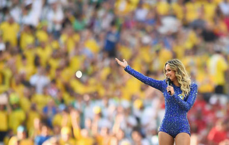 Mỹ nhân bí ẩn hát trong lễ khai mạc World Cup gây sốt