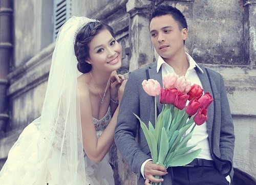Cầu thủ bén duyên mỹ nhân Việt: người hạnh phúc, kẻ lận đận