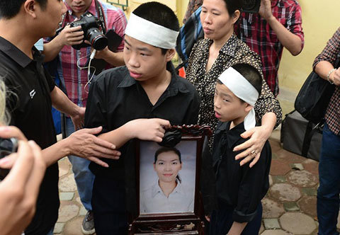 Mẹ nạn nhân vụ thẩm mỹ Cát Tường kêu cứu Chủ tịch nước