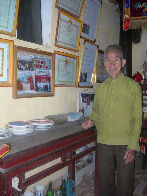 Quê nghèo nuôi toàn tiến sĩ