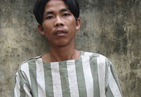 Thi thể người phụ nữ khỏa thân dưới giếng hoang