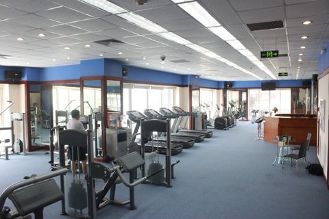 Chồng còn bận tập gym, xông hơi, sao về sớm được?