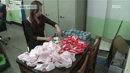 Cô gái nặng 48kg, ăn khỏe bằng 100 người