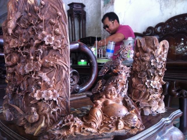 Buôn đồ đình chùa: Quả báo ám ảnh ông trùm gỗ sưa