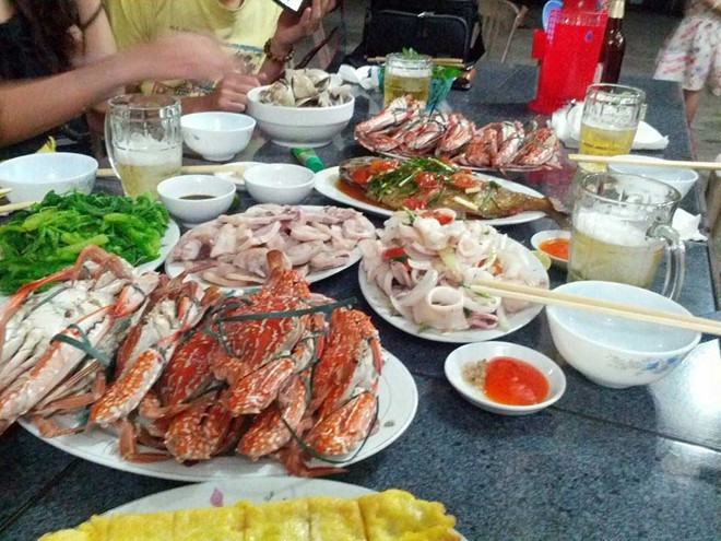 Hốt bạc nhờ thầu được 'vỉa hè' bờ biển