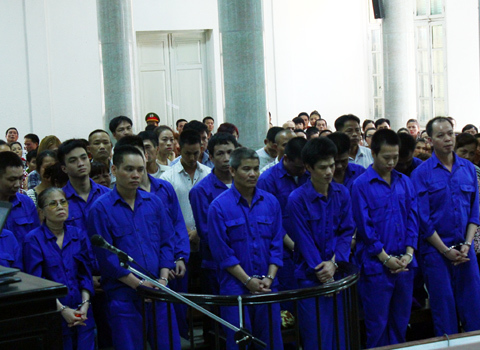 Xử vụ 'bạc khủng', mẹ vợ Khánh trắng lĩnh án tù