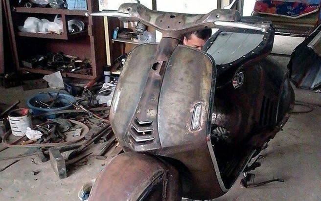 Siêu phẩm Vespa 946 tự chế gây sốt dân chơi