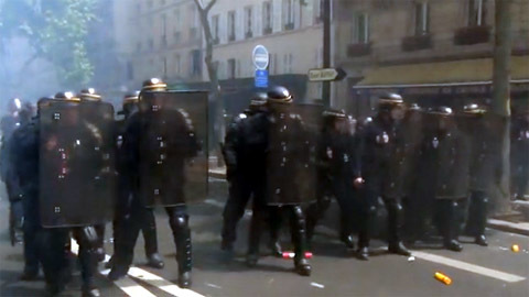 Biểu tình thành ẩu đả tại Paris
