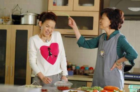 Rước dâu xong, anh bắt tôi quỳ gối xin lỗi mẹ chồng