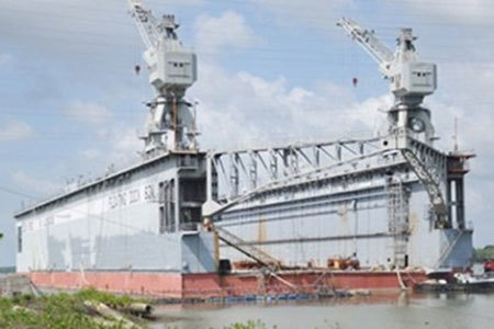 Vinalines xin bán sớm ụ nổi 83M