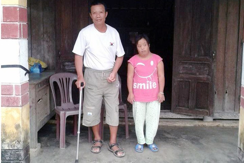 Xót lòng vợ nghèo nuôi chồng liệt, con bị chất độc da cam