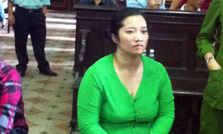 Hoãn xử vợ bí thư xã giết người