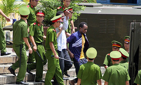 Đột nhập email chiếm đoạt hàng trăm ngàn USD