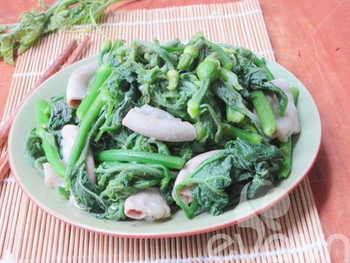 Hấp dẫn với lòng non xào ngọn bí