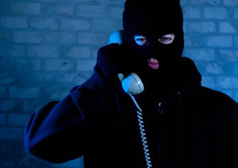 Ly kỳ những cuộc điện thoại chỉ nghe đã mất trăm triệu