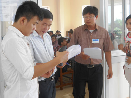 Hàng ngàn hồ sơ thi đại học trùng tên bị loại