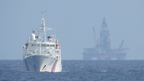 Tàu quét mìn TQ tìm cách uy hiếp tàu VN