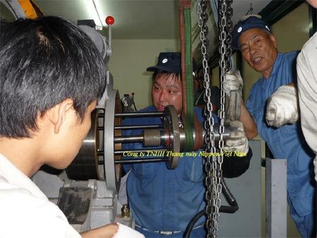 Ra mắt phim hướng dẫn sử dụng, cứu hộ thang máy
