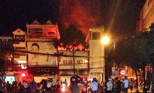 Cháy tiệm giày lớn nhất Cần Thơ, 3 người chết