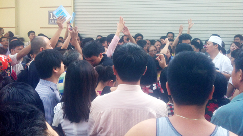 Hà Nội: Quá tải, rối loạn ở các điểm tiêm chủng