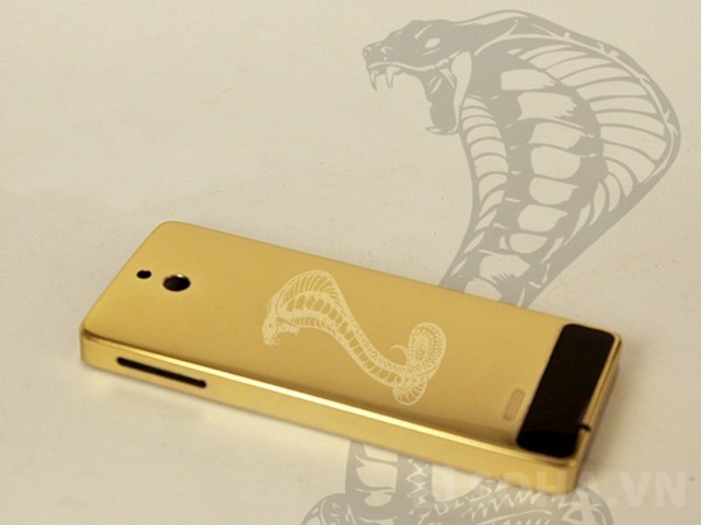 Bộ sưu tập điện thoại mạ vàng 12 con giáp của đại gia xứ Nghệ