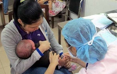 Lại có trẻ tử vong sau tiêm vắc xin