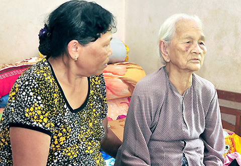 Cụ bà hơn trăm tuổi bắt cướp