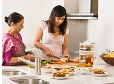 Ngạc nhiên vì cách cư xử của mẹ chồng giáo viên