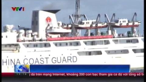Phát hiện tàu TQ giăng biểu ngữ tiếng Việt