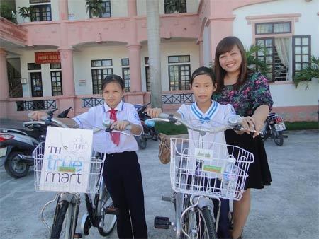 100 xe đạp cho trò nghèo học giỏi Nghệ An