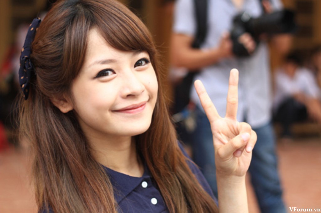 Chi Pu: “Cực kì hoang mang và sốc khi bị lộ ảnh nude”