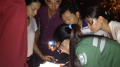 Chen lấn, mua hồ sơ mầm non từ 2 giờ sáng