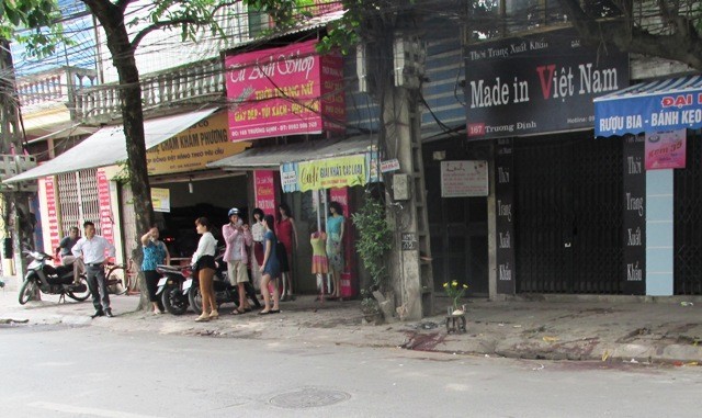 Kẻ vung kiếm giết người đàn ông giữa phố HN ra đầu thú