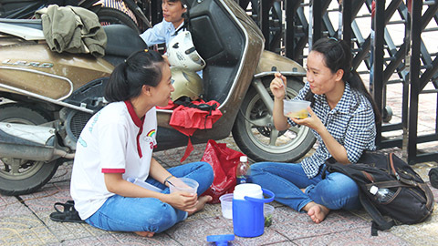 Tranh cãi 'nghèo cùng cực không nên học đại học'