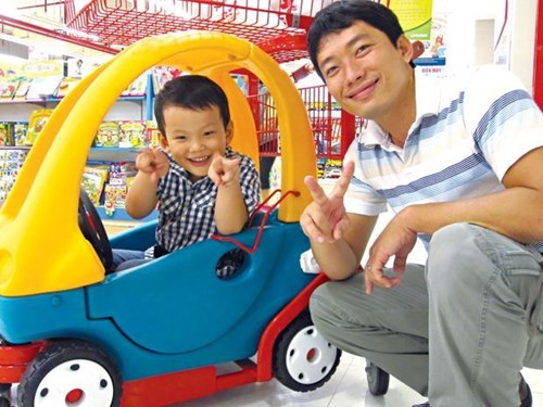 Kinh Quốc kể chuyện bị đòi cưới sau 6 năm 'gà trống nuôi con'