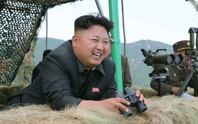 Kim Jong Un thị sát tập trận bắn đạn thật