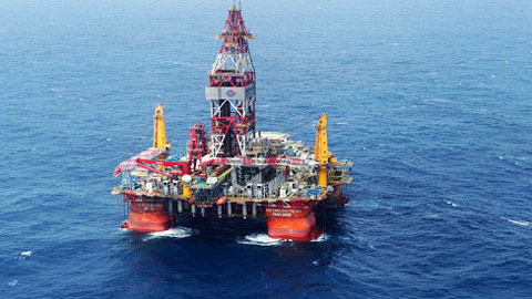 Giàn khoan Hải Dương 981 đang dịch chuyển