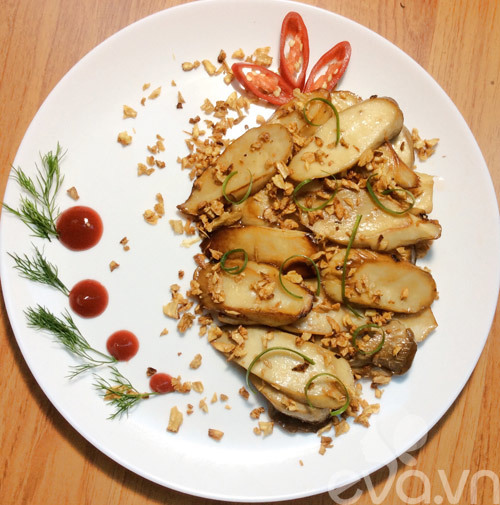 Nấm đùi gà xào bơ tỏi giản dị mà ngon