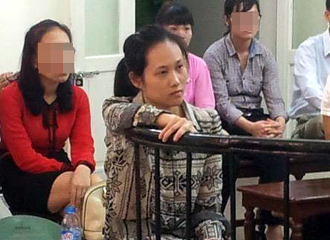 Giả chữ ký tổng giám đốc, chiếm đoạt gần 10 tỷ