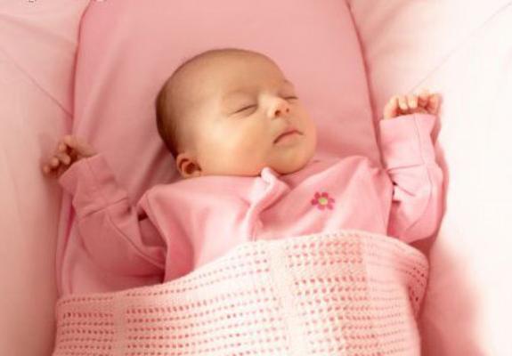 Cách chọn mua quần áo cho trẻ sơ sinh