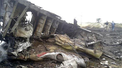 Chùm ảnh hiện trường vụ rơi máy bay Malaysia