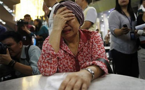 Nỗi đau đớn sửng sốt của người thân hành khách MH17
