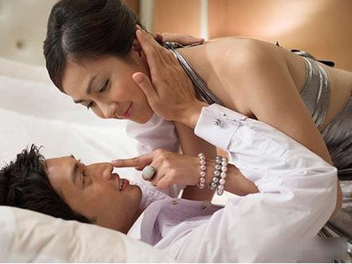 Đau như gai nhọn đâm tim... khi thấy vợ thân mật với em họ
