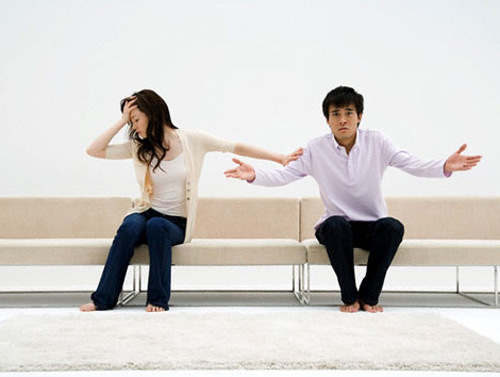 Giận chồng, con gái tôi uống thuốc tự vẫn