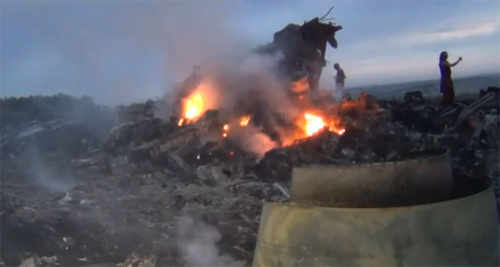 Hoang tàn nơi MH17 bị bắn rơi