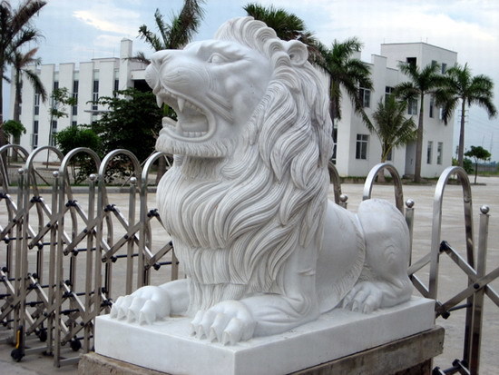 Thay 3 giám đốc, làm ăn thua lỗ vì 2 con sư tử đá?