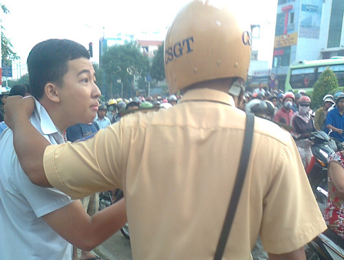 TP.HCM:  Lãnh đạo CSGT nói gì về vụ bẻ tay nam sinh?
